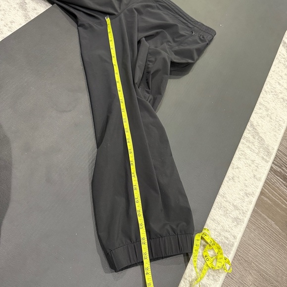 Athleta Black La Viva Cropped Joggers - Picture 12 of 12